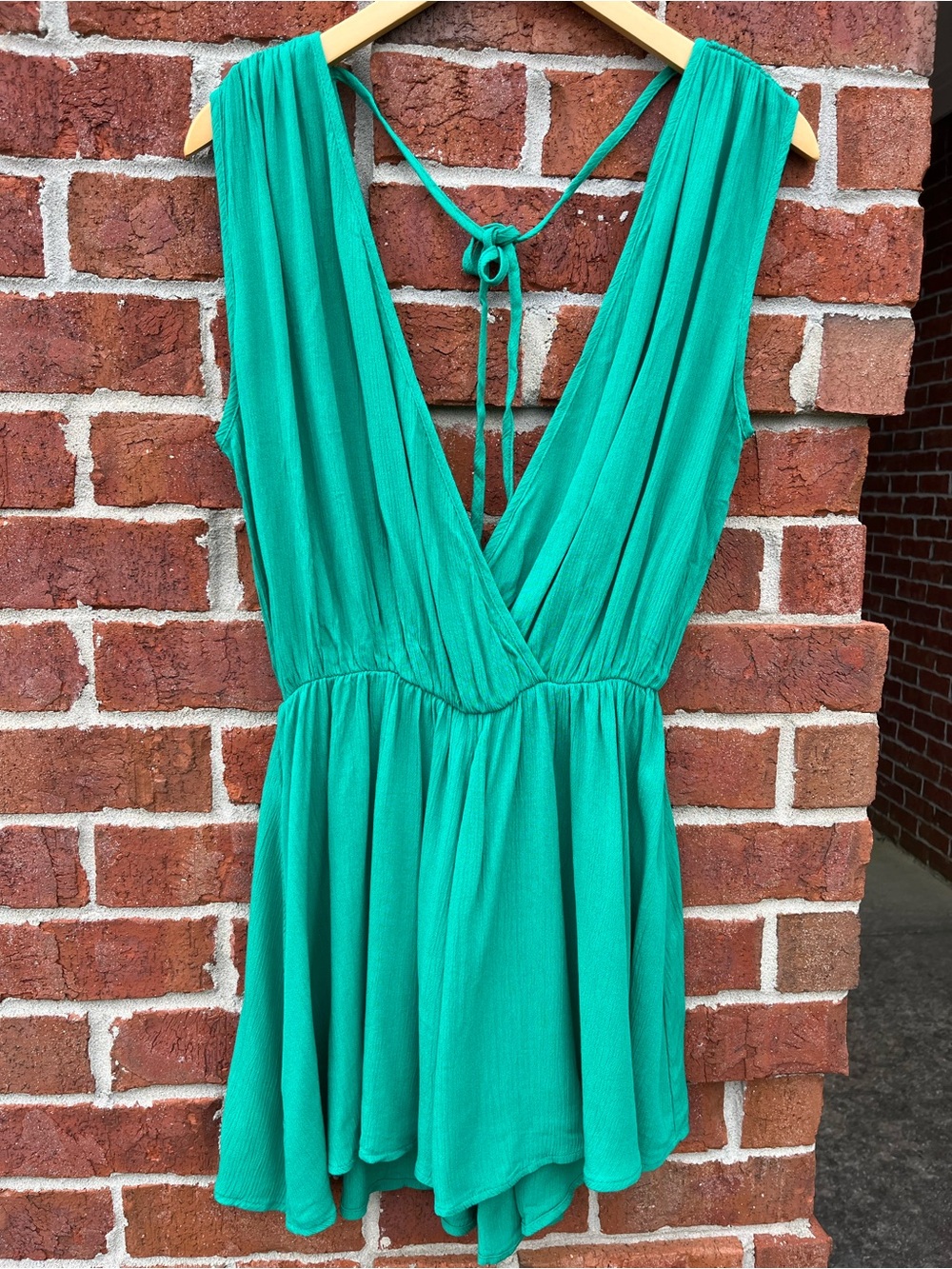 Zenana Outfitters Teal Green‎ Sleeveless V-Neck Romper